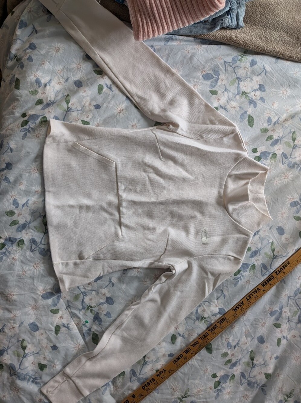 The North Face Women's Cream Pullover Sweatshirt